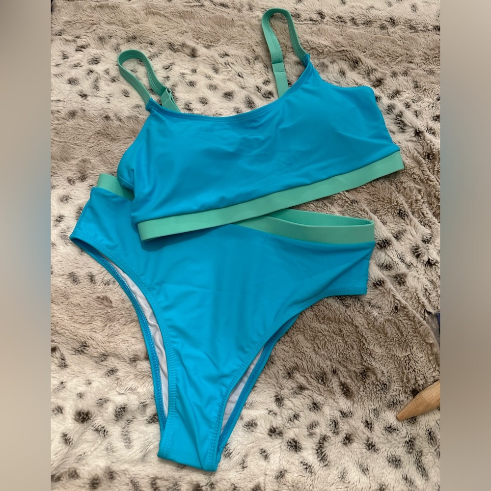 Teal and green 2 piece bathing suit Size M…NEW